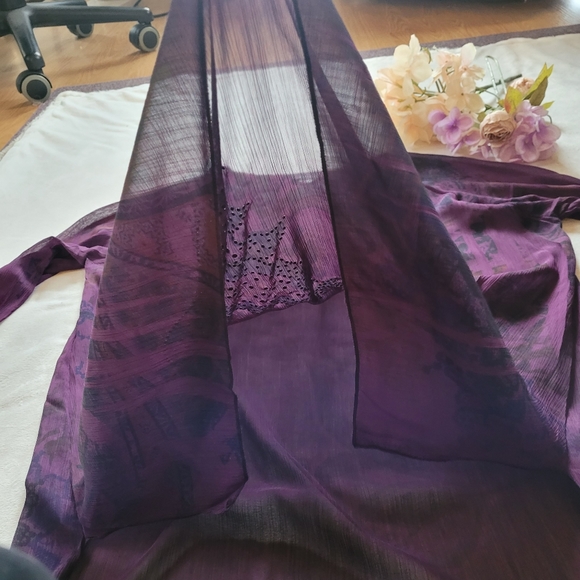 🔴 2/$20 PRETTY WOMEN Purple Top/Blouse Sheer With Jewels - Picture 5 of 11